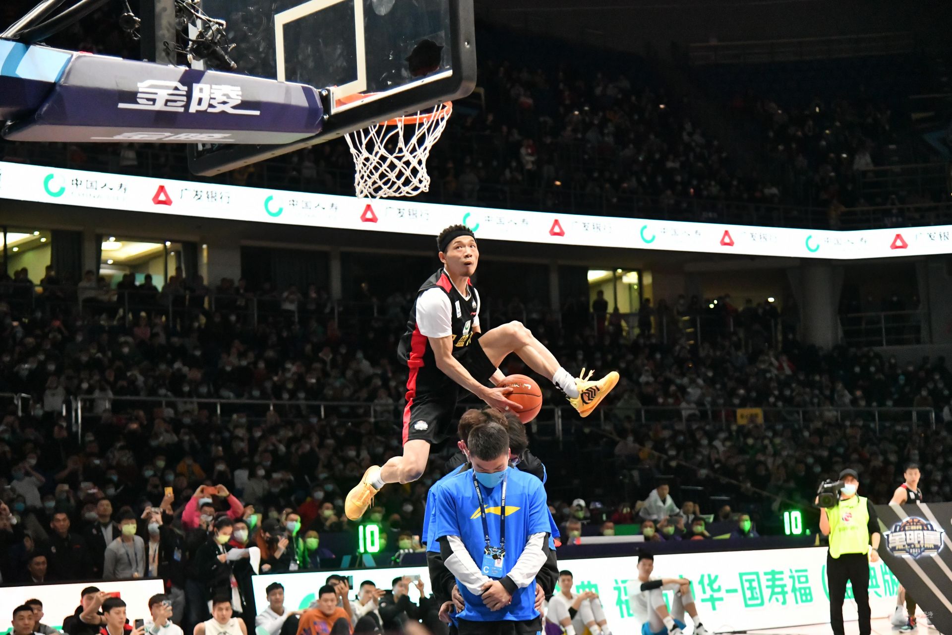 翼绕后开团 翼绕后开团